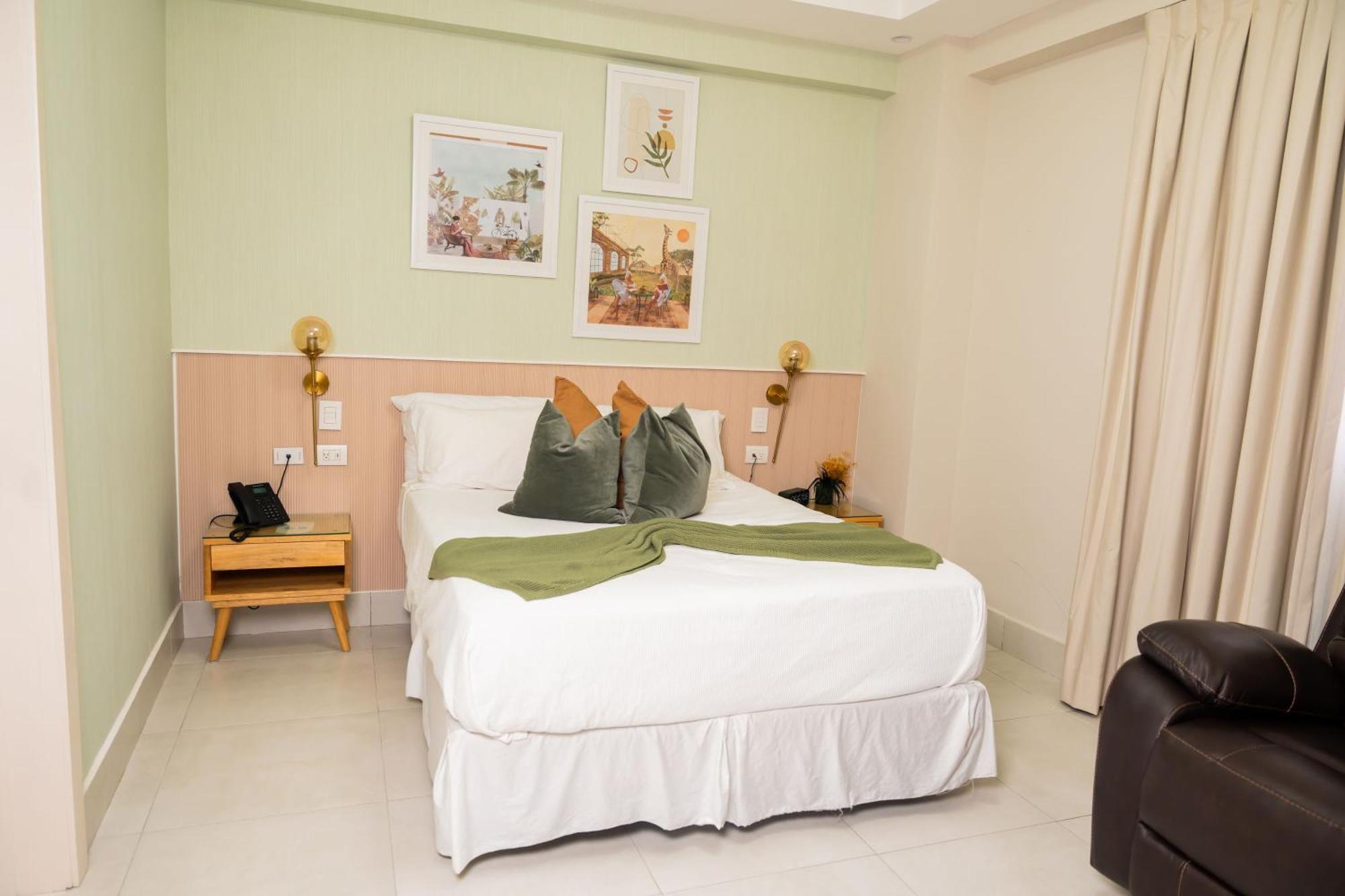 Hotel Stay Here Suites Santo Domingo Exteriör bild