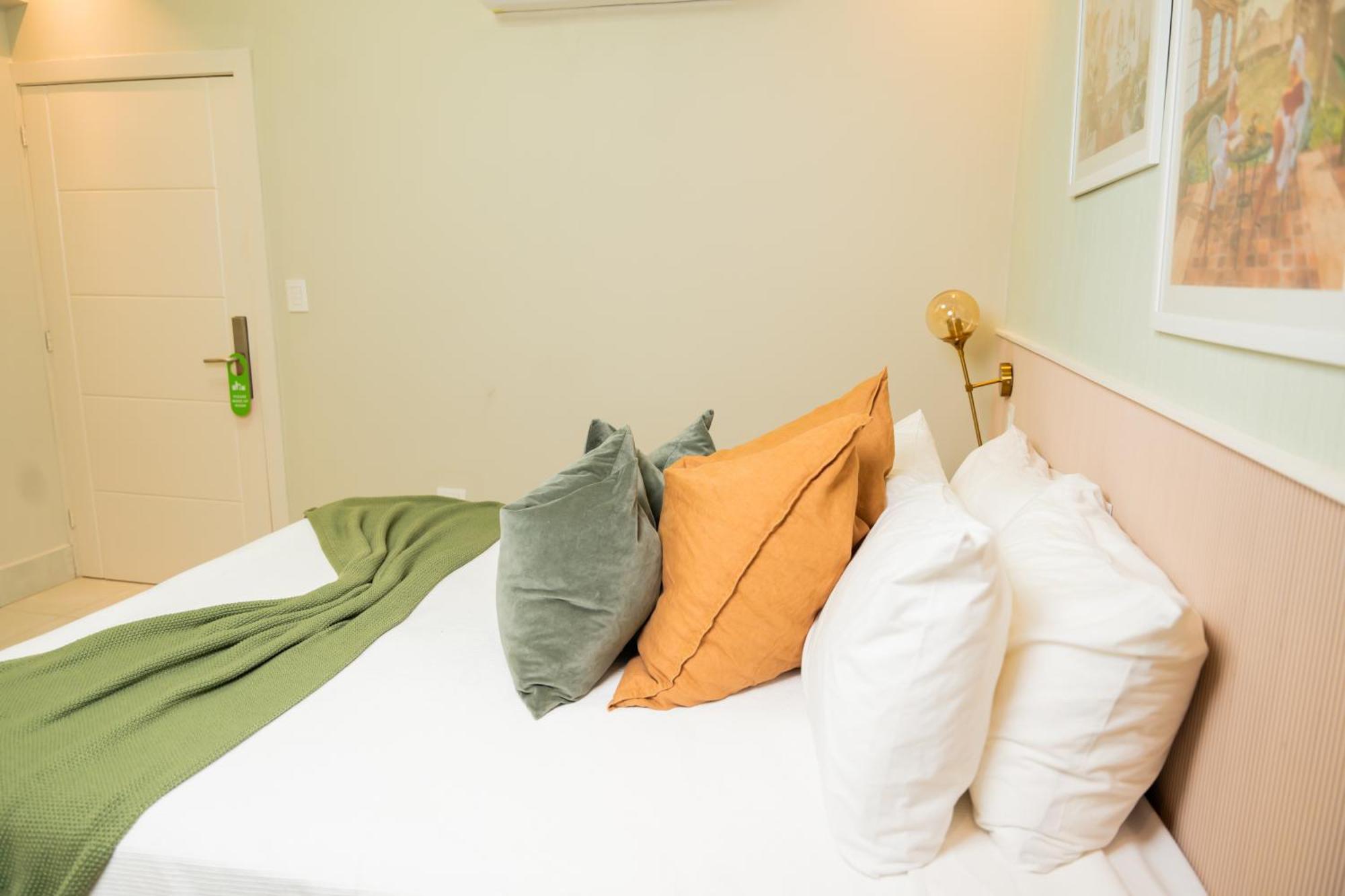 Hotel Stay Here Suites Santo Domingo Exteriör bild