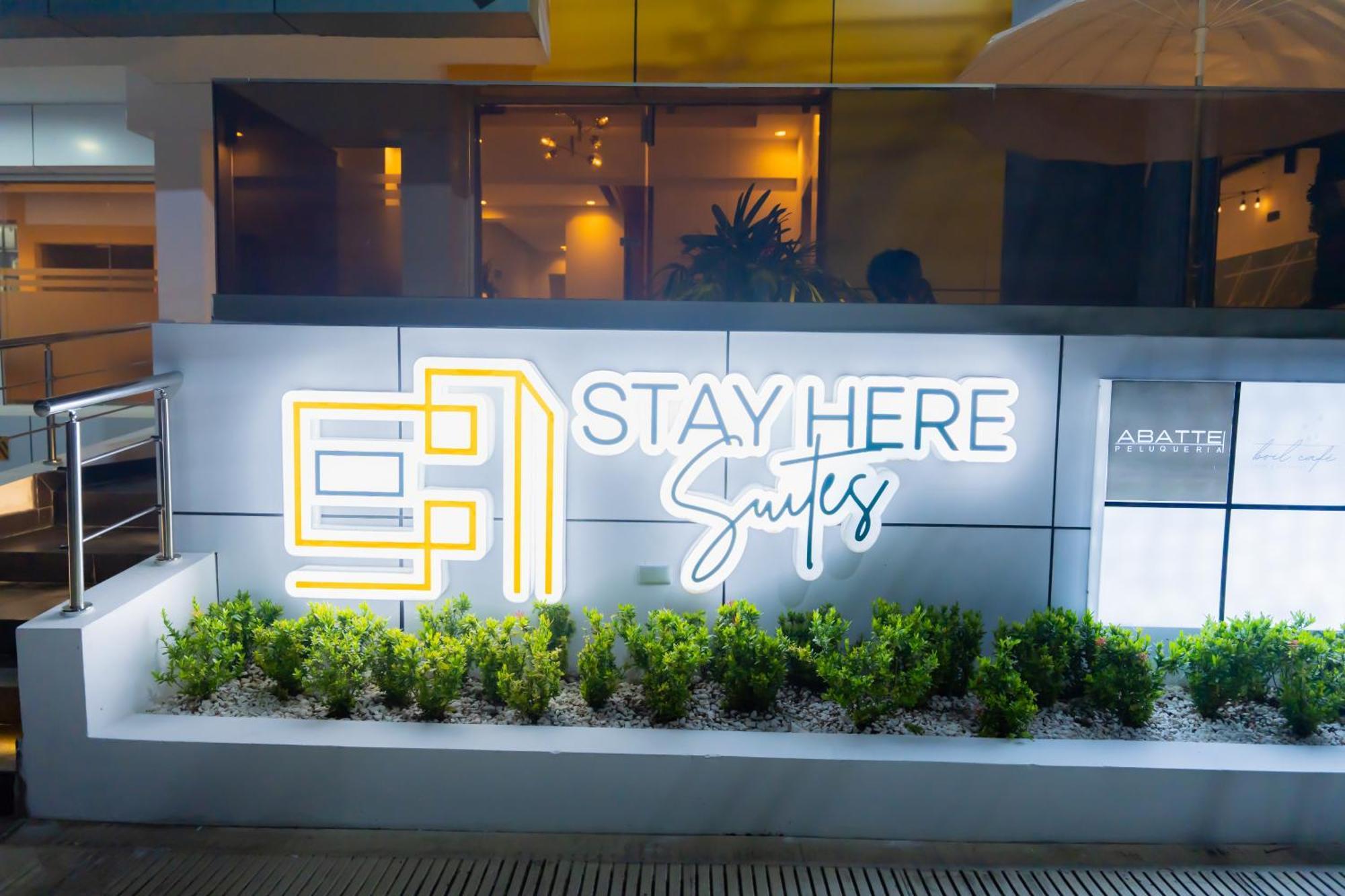 Hotel Stay Here Suites Santo Domingo Exteriör bild