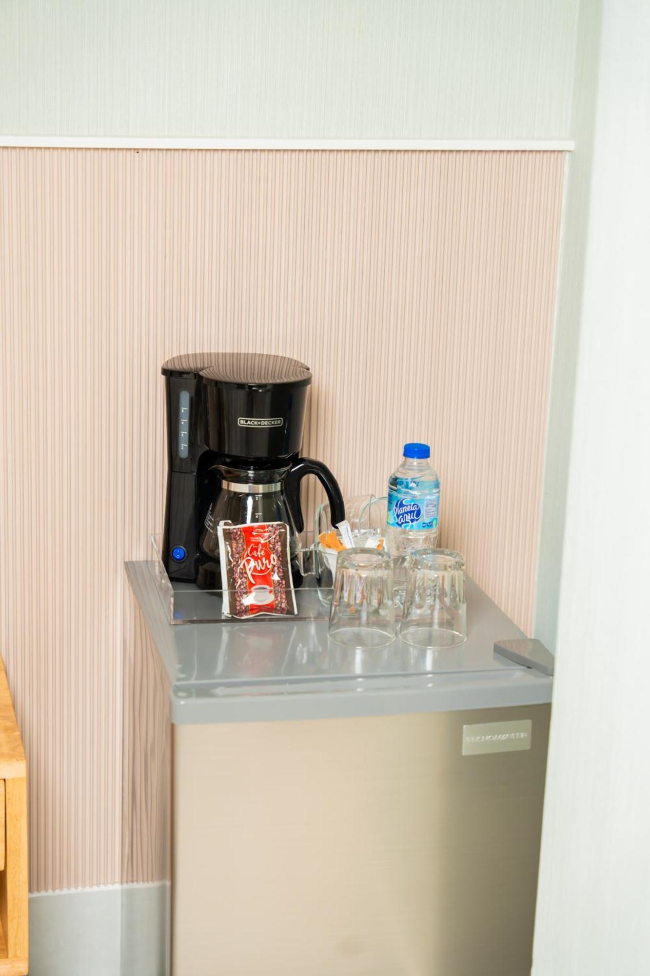 Hotel Stay Here Suites Santo Domingo Exteriör bild