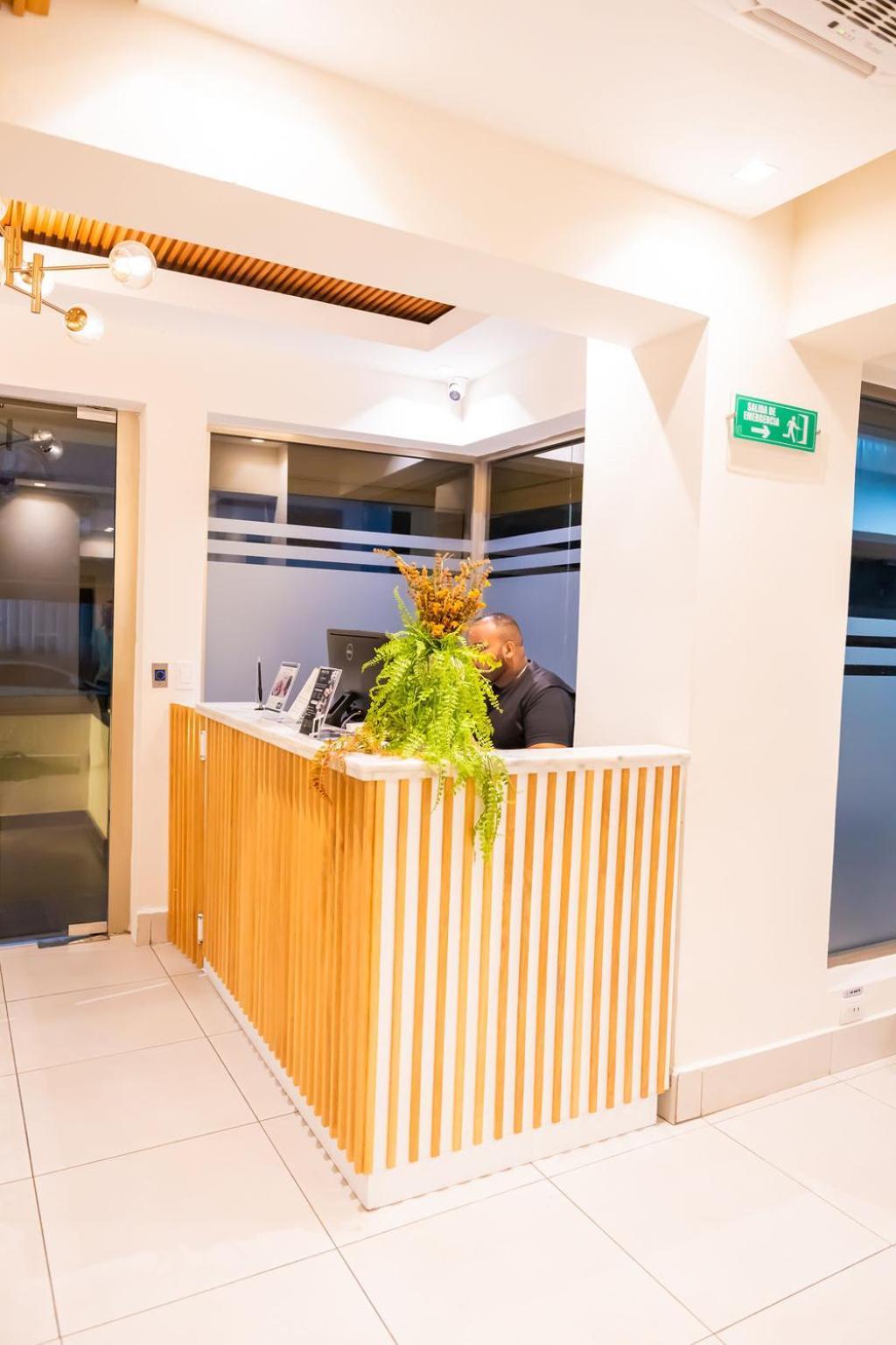 Hotel Stay Here Suites Santo Domingo Exteriör bild