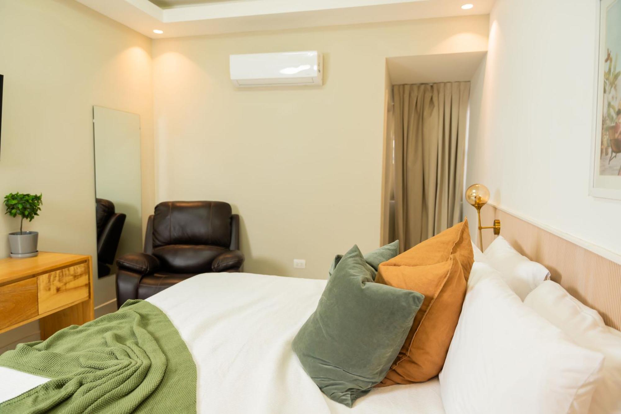 Hotel Stay Here Suites Santo Domingo Exteriör bild