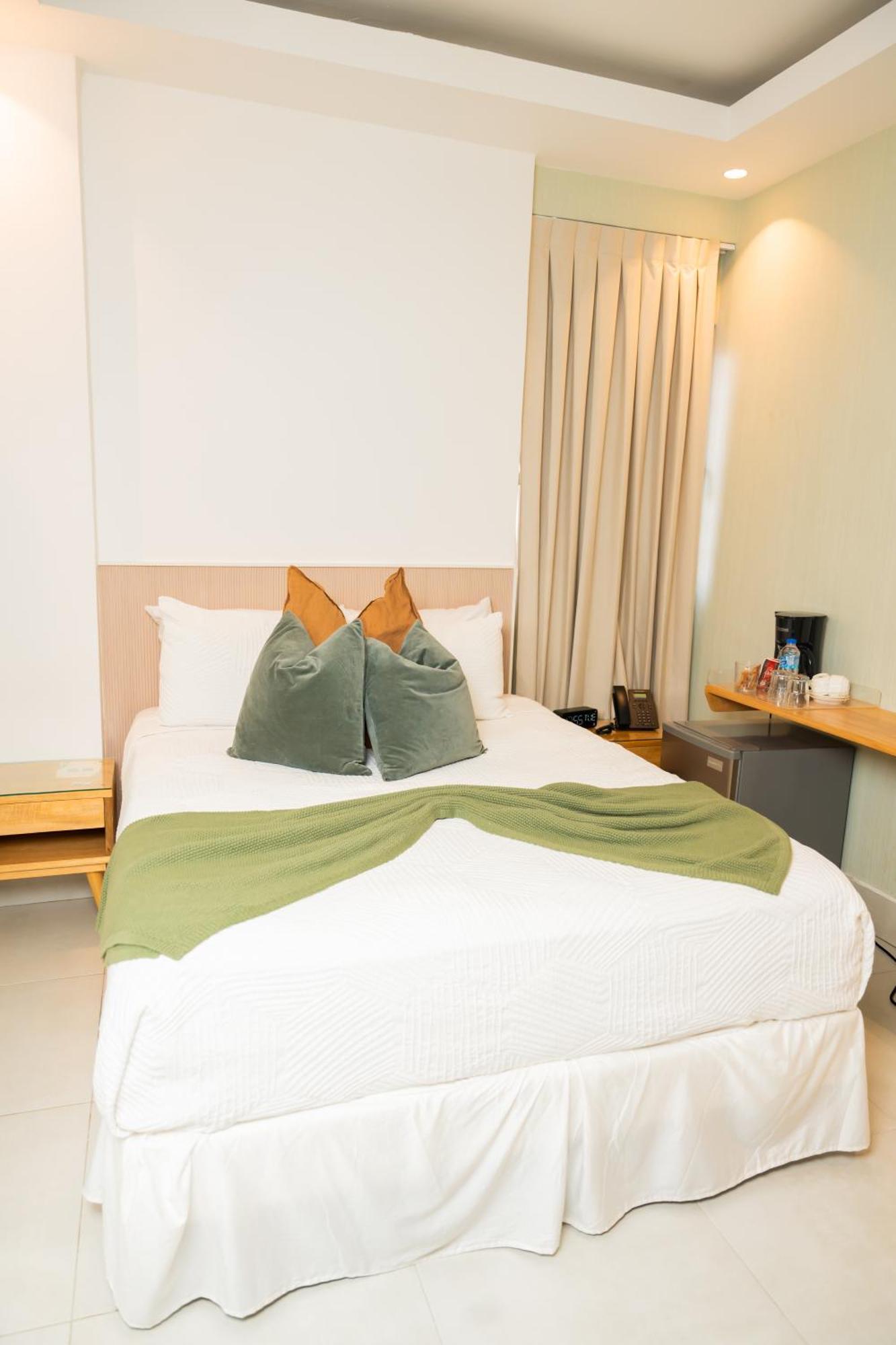 Hotel Stay Here Suites Santo Domingo Exteriör bild