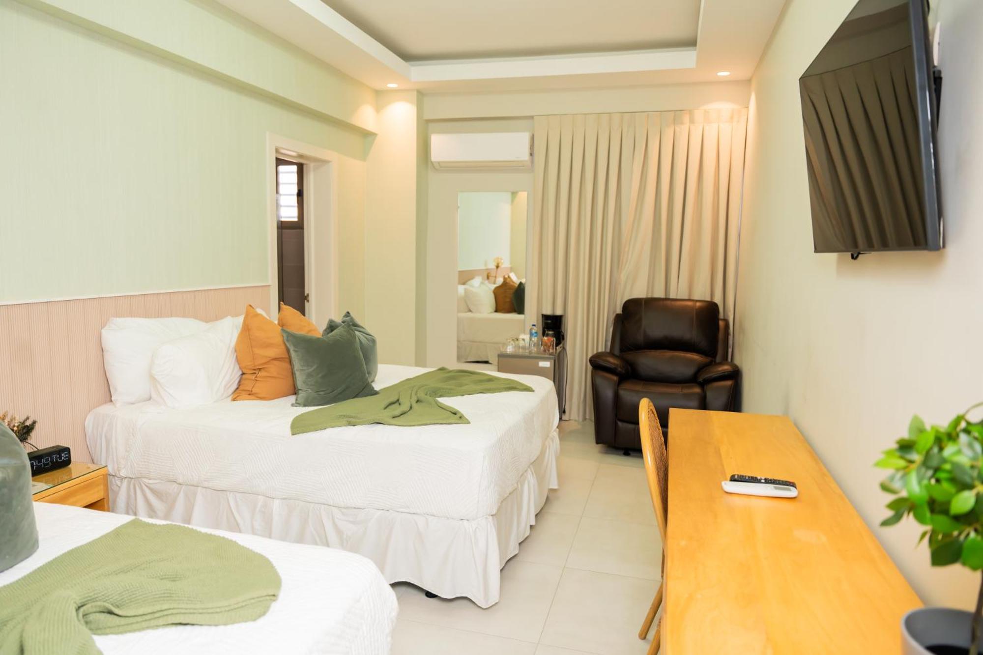 Hotel Stay Here Suites Santo Domingo Exteriör bild
