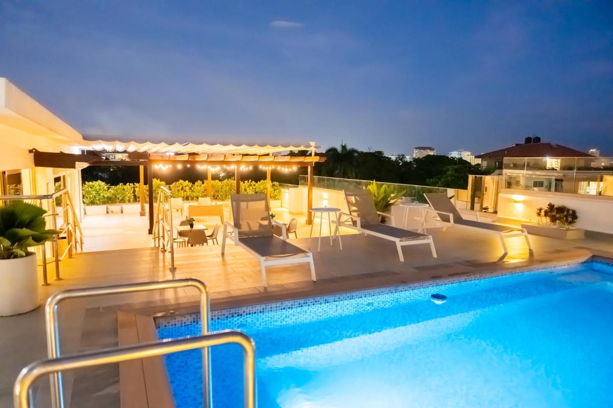 Hotel Stay Here Suites Santo Domingo Exteriör bild